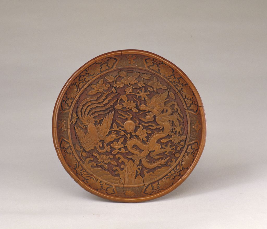 图片[1]-Yellow dragon and phoenix pattern disk-China Archive